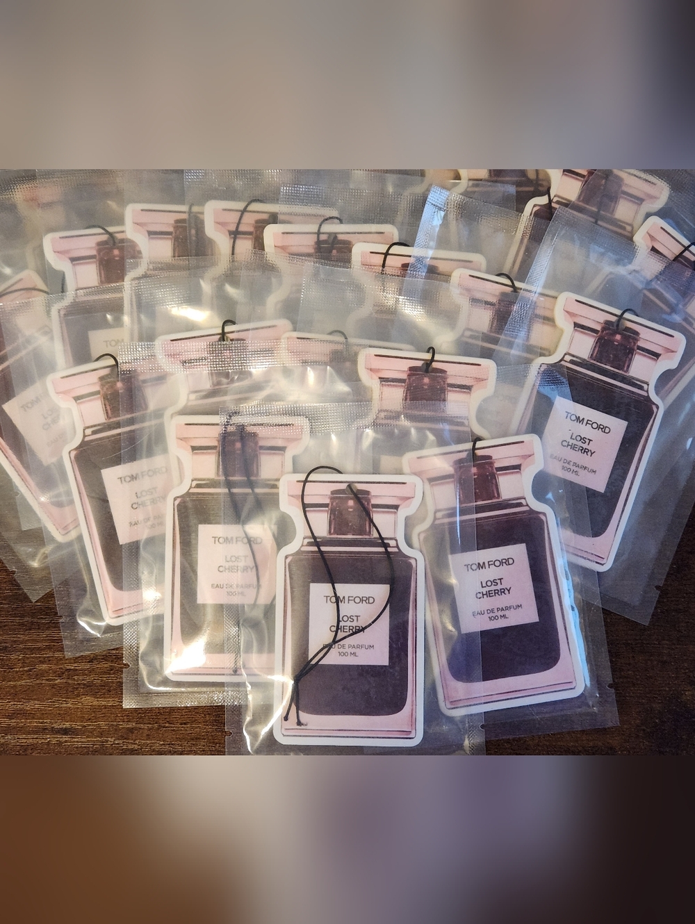 BUNDLE OF 25 SCENTED CAR/AIR FRESHENERS